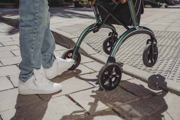 Saljol Carbonrollator CR62 midnight blue